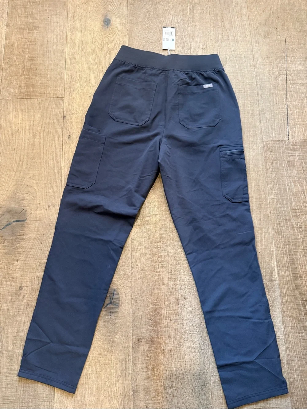 FIGS high waisted hola scrub pants
